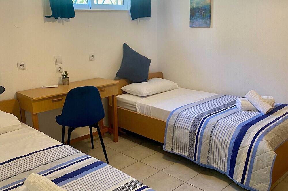2 bed villa apartment with private pool,  Ideal for a quiet, relaxing holiday. in Malia, Iraklio-Heraklion und Umgebung