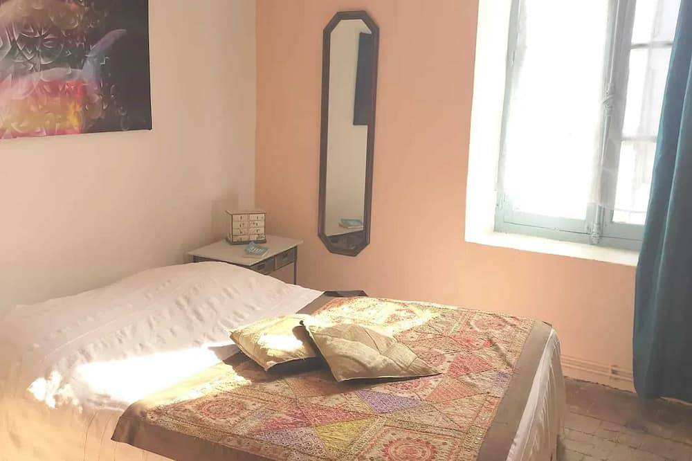 Entire apartment, Homerez - Apartment in Medieval Sauve with Terrace View in Sauve, Le Vigan region