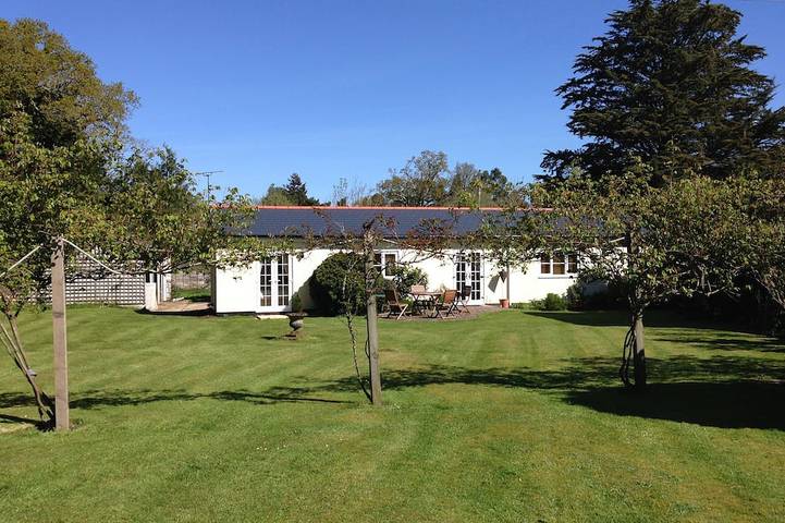 Cottage for 5 people, with Terrace and Garden in Burley