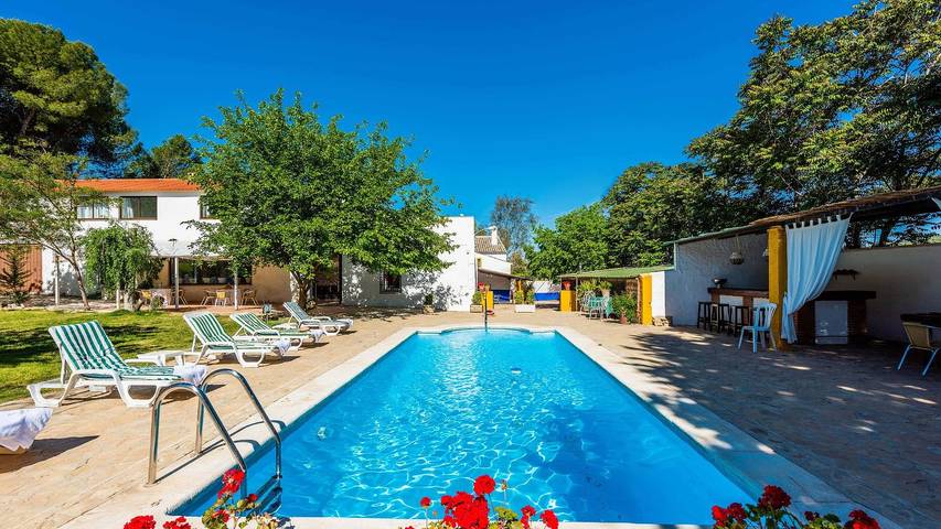 Casa rural para 36 personas, con Balcón/Terraza y Piscina en Archidona