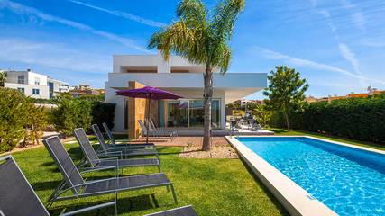 Ferienhaus für 10 Personen, mit Pool und Meerblick sowie Garten in Ferragudo