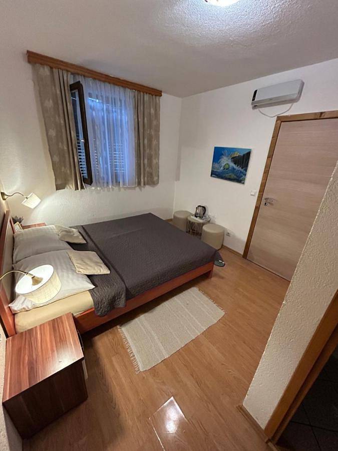 Gîte pour 7 personnes, avec vue et terrasse dans Poljanak - 4