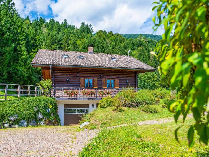 Glocknerhaus in Kreuzeckgruppe, Berg im Drautal