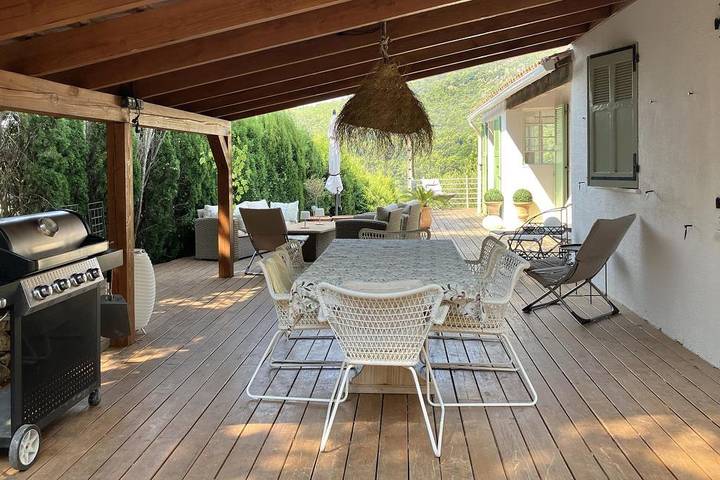 Location de vacances pour 8 personnes, avec piscine et balcon/terrasse à Claviers - 2