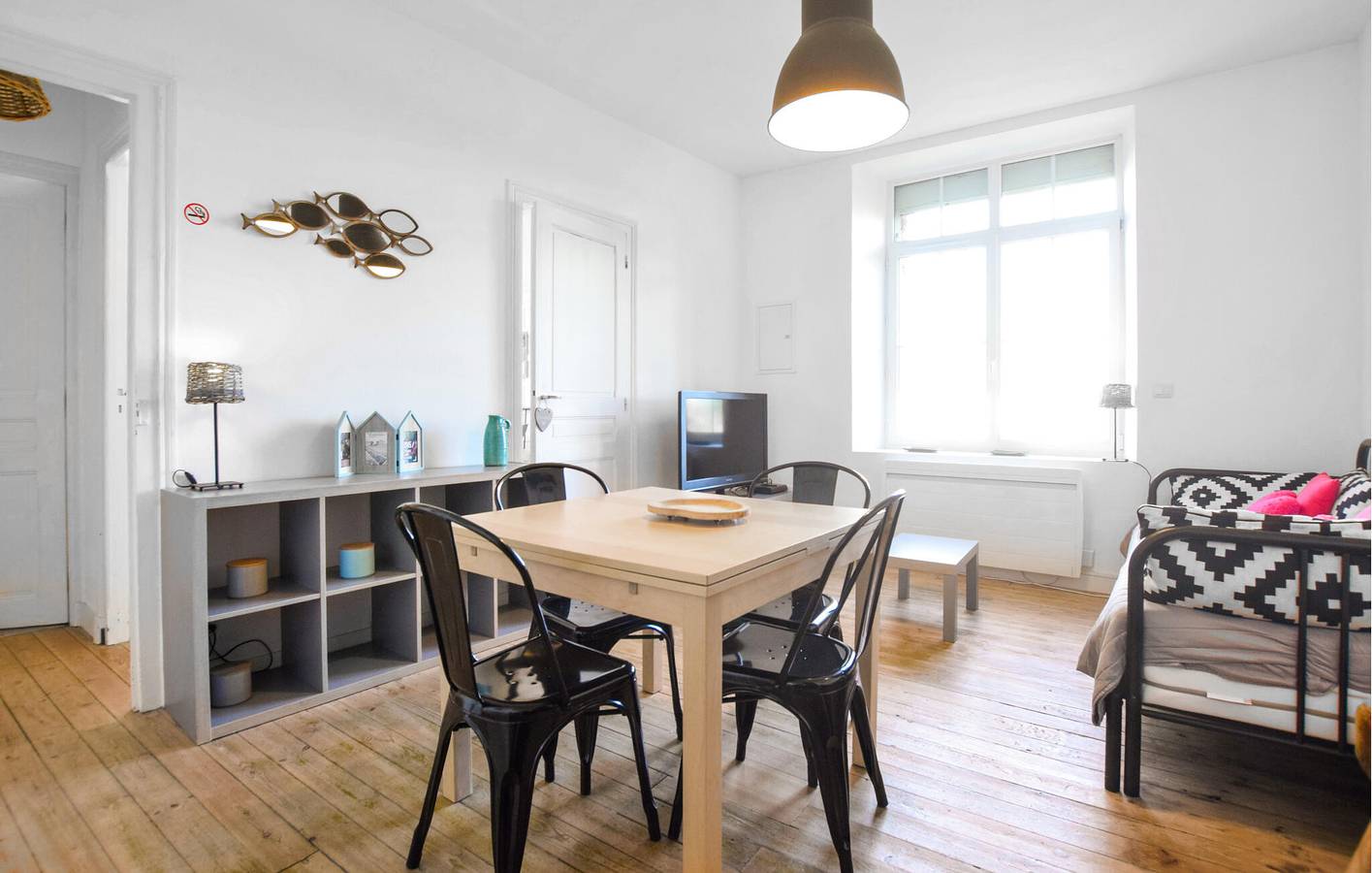 Ganze Ferienwohnung, Zentrale, gemütliche Wohnung mit WLAN und Parkplatz in Saint-Benoît-de-l'Aure, Bayeux und Umgebung