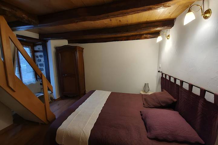 Gîte pour 3 personnes à Saint-Vincent-de-Salers - 2