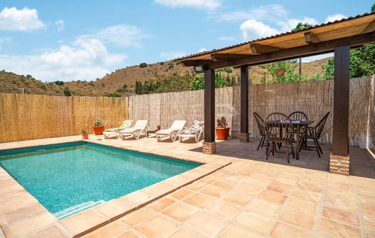 Ferienhaus für 6 Personen, mit Terrasse und Garten sowie Pool, mit Haustier an der Costa del Sol - 2