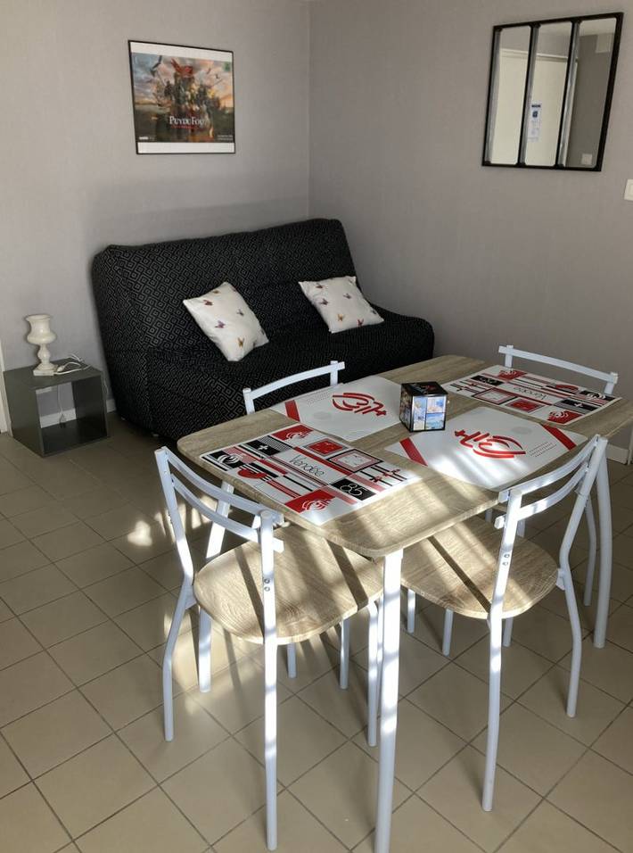 Gîte pour 4 personnes, avec jardin ainsi que piscine et terrasse à Les Herbiers - 3