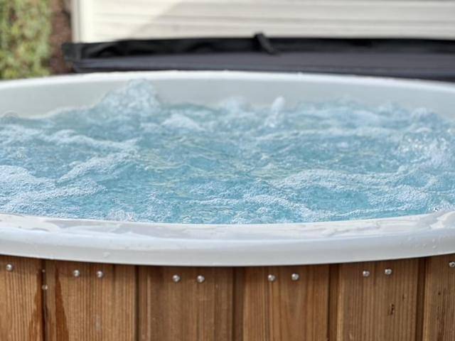Chalet voor 4 personen, with whirlpool and terras as well as tuin in Durbuy