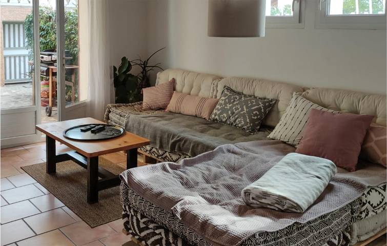 Appartement au bord de la piscine à St. Quentin ! in Saint-Quentin-la-Poterie, Région de Nîmes