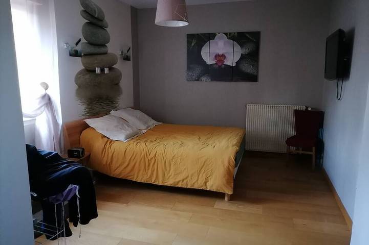 Location de vacances pour 12 personnes, avec jardin et terrasse, animaux acceptés à Compreignac - 3