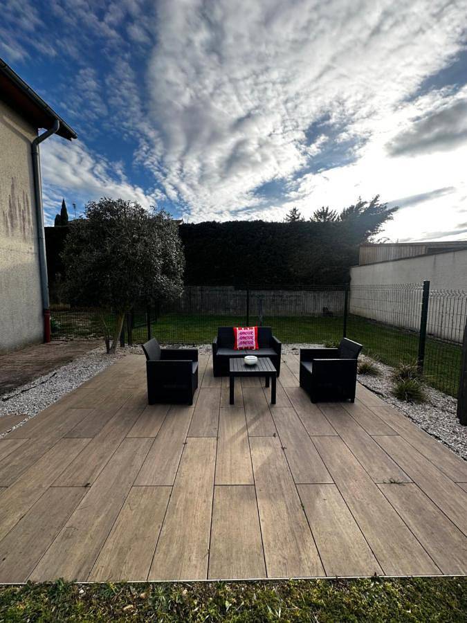 Gîte pour 6 personnes, avec jardin à Satolas-et-Bonce - 2