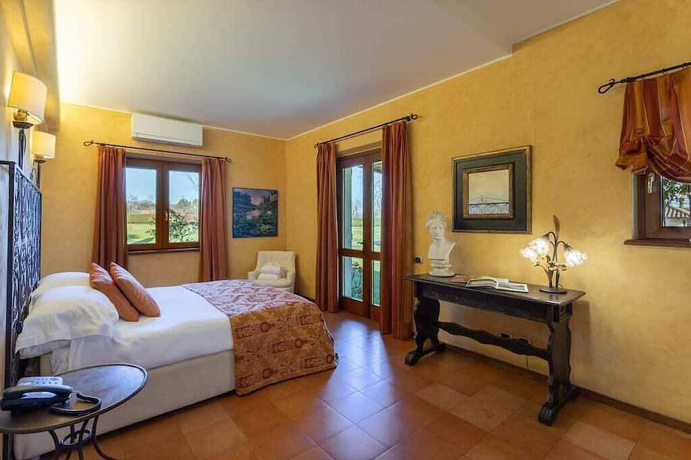 Four bedroom lakeside villa in Lesa, Lago Maggiore (Piemont)