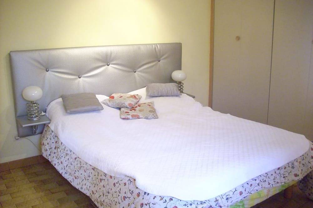 Geheel appartement, Begane Grond Van Villa met uitzicht op het puntje van Giens in Carqueiranne, Toulon regio