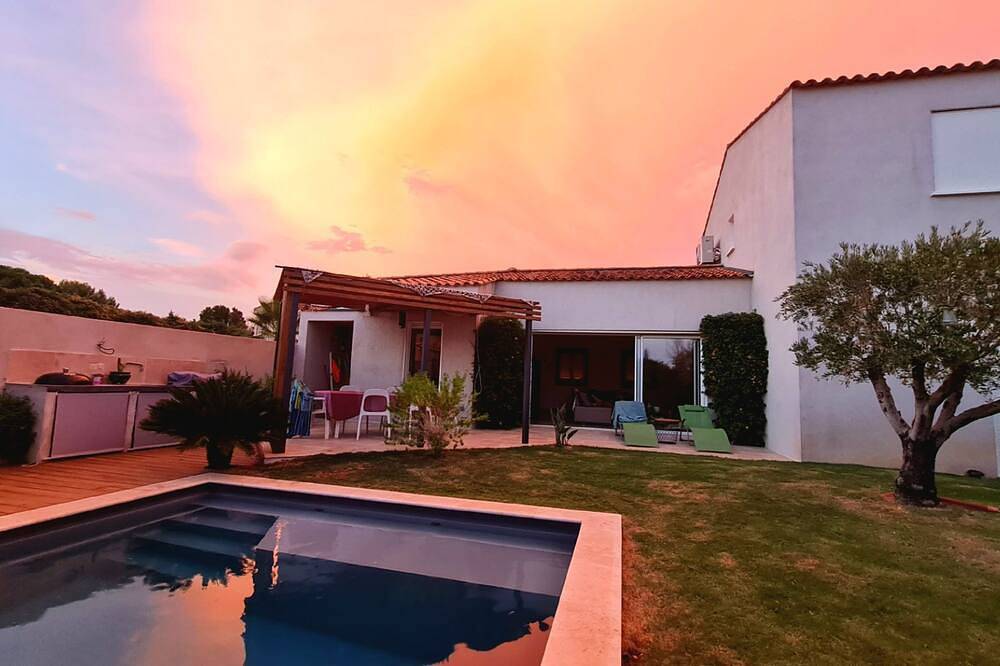 Ideal getaway: villa with swimming pool, calm and absolute comfort in La Farlède, Toulon region