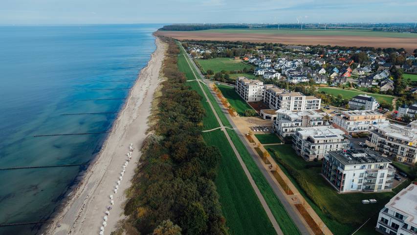 Ganze Ferienwohnung, Beachfront Apartment · 1. Reihe · Meerblick · großer Balkon · Haustiere willkommen in Börgerende, Börgerende-Rethwisch