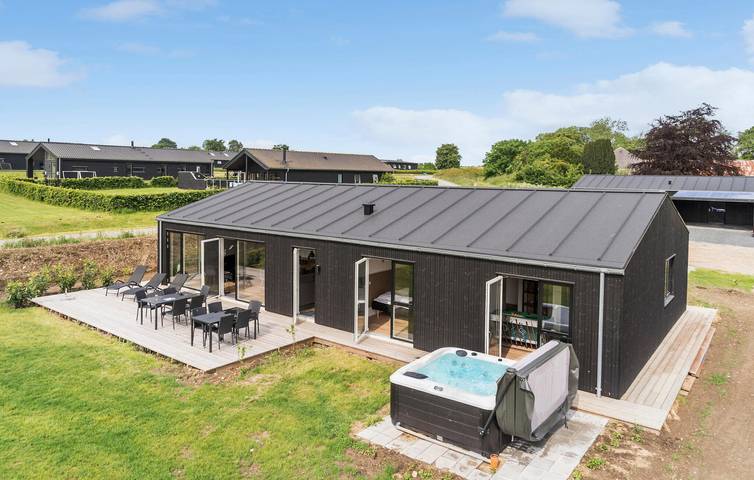 Ferienhaus für 10 Personen, mit Terrasse und Sauna sowie Garten in Kelstrup Strand