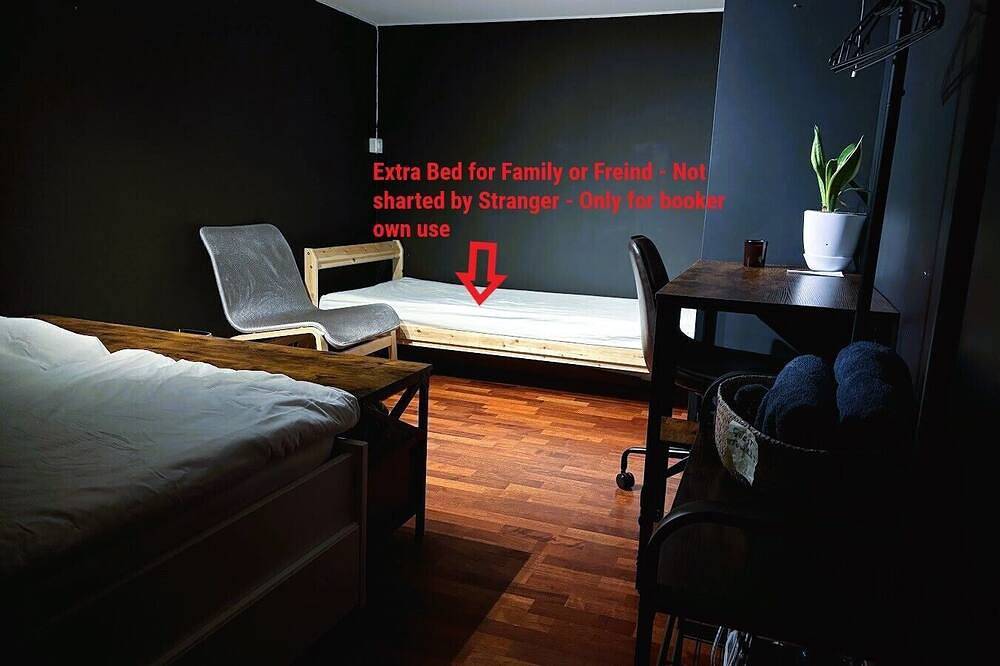 Charming large room -Bnb- with balcony in wonderful Stavanger Center in Storhaug, Stavanger