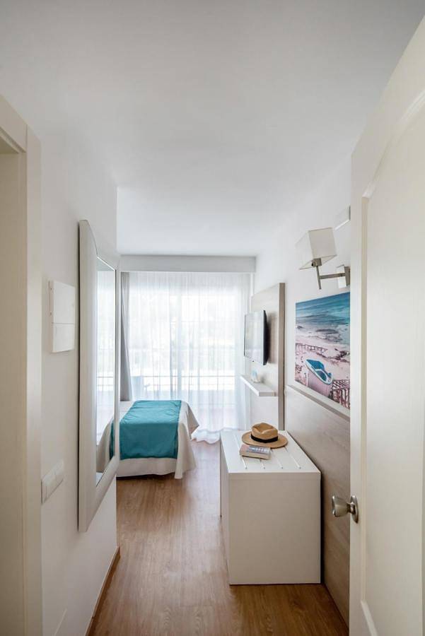 Hostal Es Pi - Emar Hotels in Playa de Migjorn, Formentera