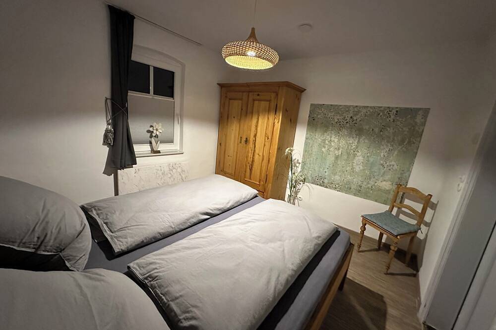 Ganze Wohnung, 65 qm große Ferienwohnung mit Garten für 2 Personen 1. Stock   Hunde willkommen in Michelau in Oberfranken, Oberes Maintal - Coburger Land
