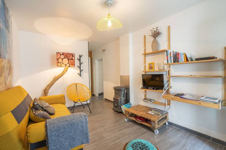 Casa de Vacaciones 'Porche Bis' con Jardín Privado y Wi-Fi in Chaillevette, Côte de Beauté