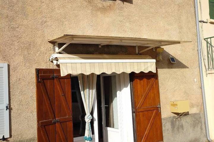Location de vacances pour 8 personnes à Omessa
