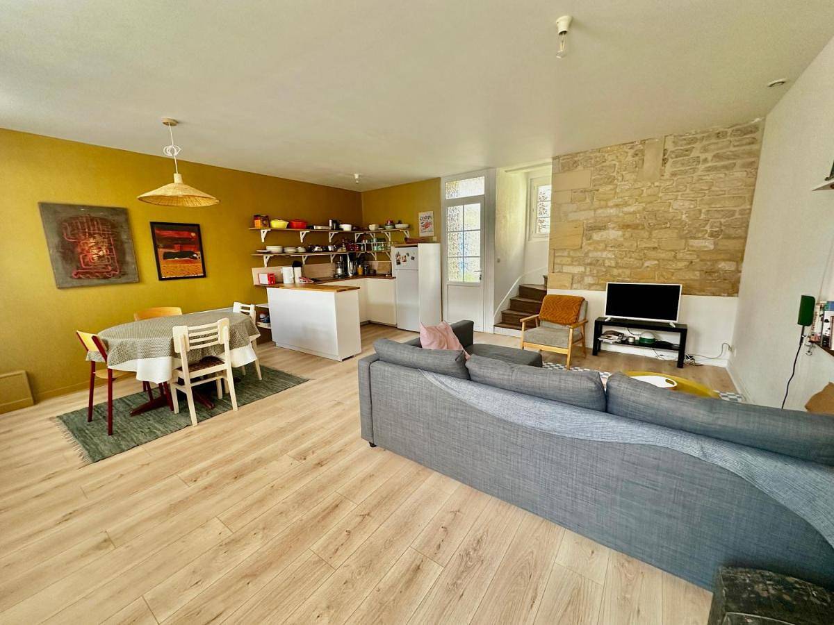 La courette, maison avec cour proche plage in Graye-sur-Mer, Côte de Nacre