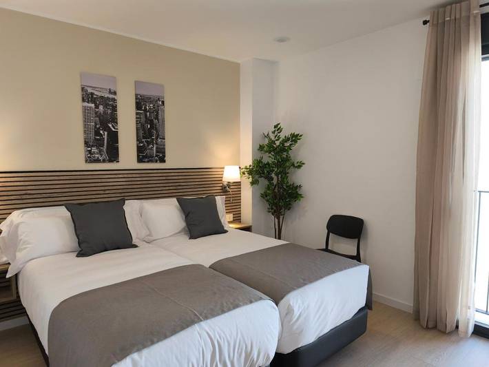 Apartahotel para 4 personas, con vistas y terraza en Aragón