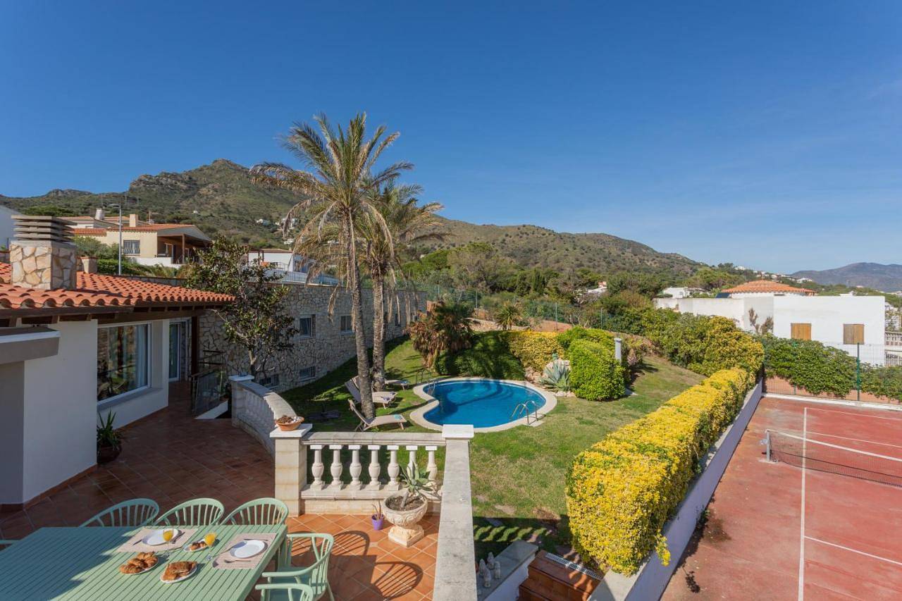 Villa in el Port de la Selva, Oberampurien