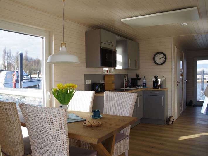 Ferienwohnung für 5 Personen, mit Seeblick und Terrasse sowie Ausblick, kinderfreundlich in Stralsund - 2