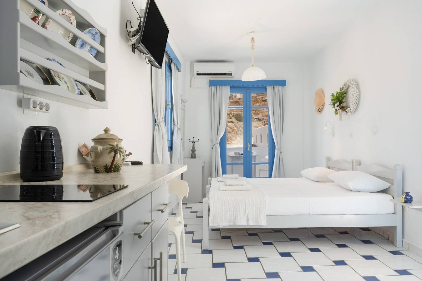 Ganzes Studio, Apartment 'Giavasi seaside finiki 3' mit Meerblick, Wlan und Klimaanlage in Karpathos