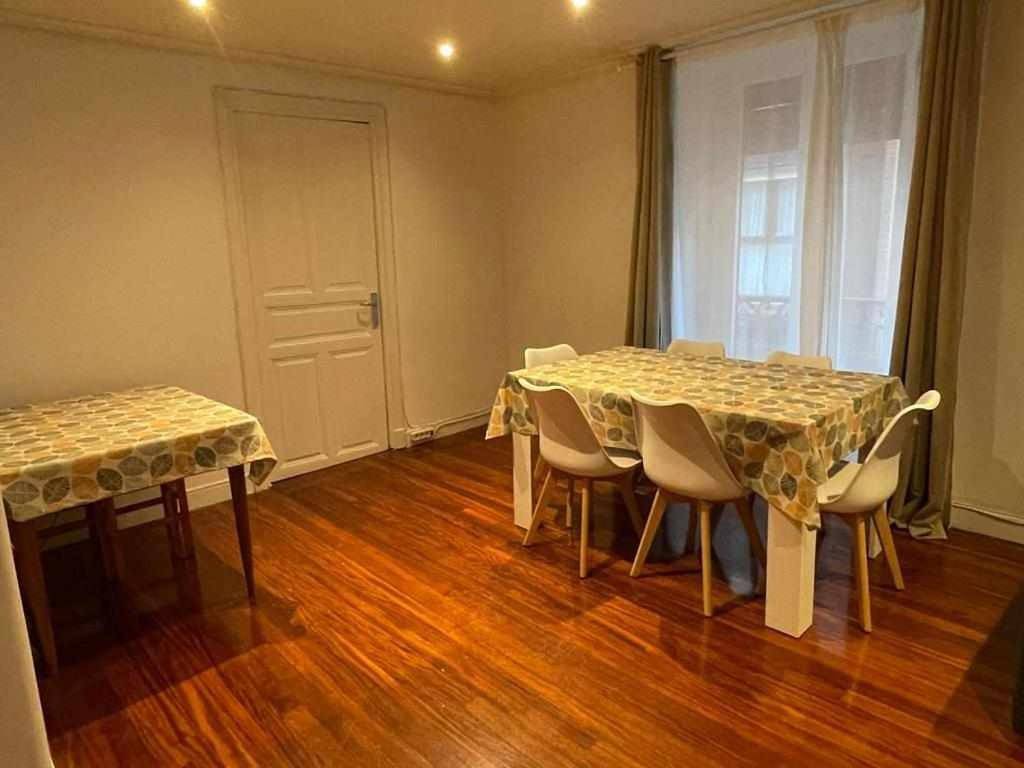 Apartamento entero, Three-Bedroom Apartment in Zarauzko hondartza (Zarautz), Zarauz