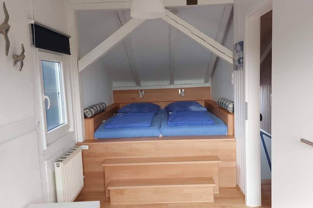 Großzügiges Ferienhaus,strandnah, Wlan, Haustiere willkommen, ruhige Wohngegend in Burhave, Butjadingen