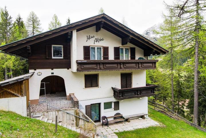 Ferienwohnung für 6 Personen, mit Terrasse und Garten sowie Ausblick