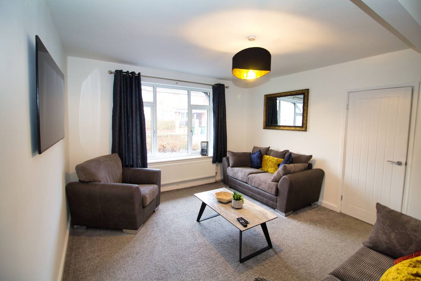 3 Bed, Sleeps 5, Pet Friendly, Free Parking in South Yorkshire