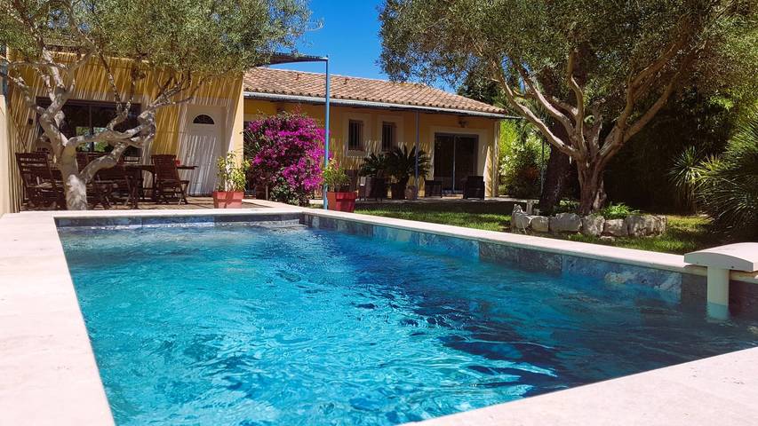 Chambre d’hôte pour 2 personnes, avec jardin et piscine