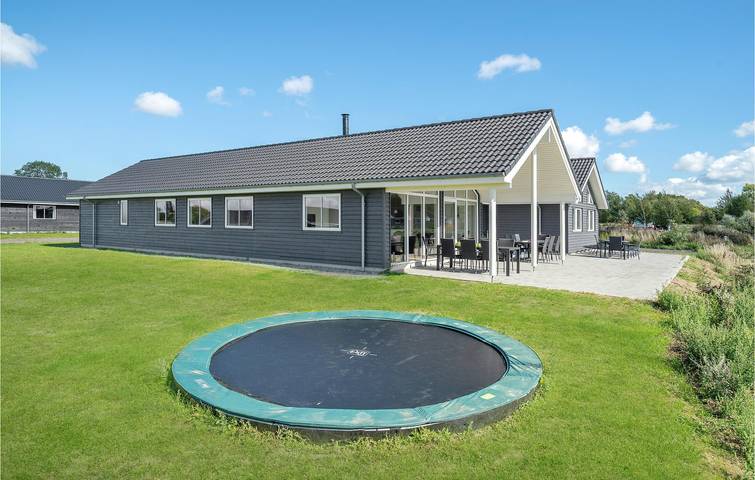 Ferienhaus für 18 Personen, mit Whirlpool und Sauna sowie Pool und Terrasse in Råbylille Strand - 2