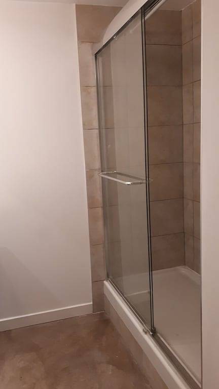 Vacation rental for 8 people, with garden and balcony, with pets in Edmonton