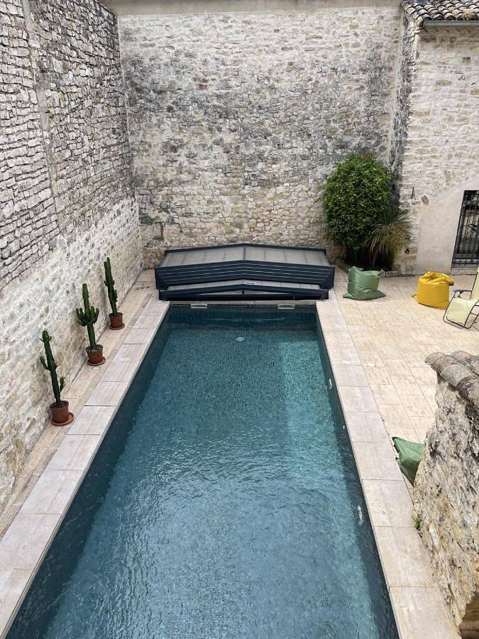 Location de vacances pour 18 personnes, avec Terrasse et Piscine à Arpaillargues-et-Aureillac