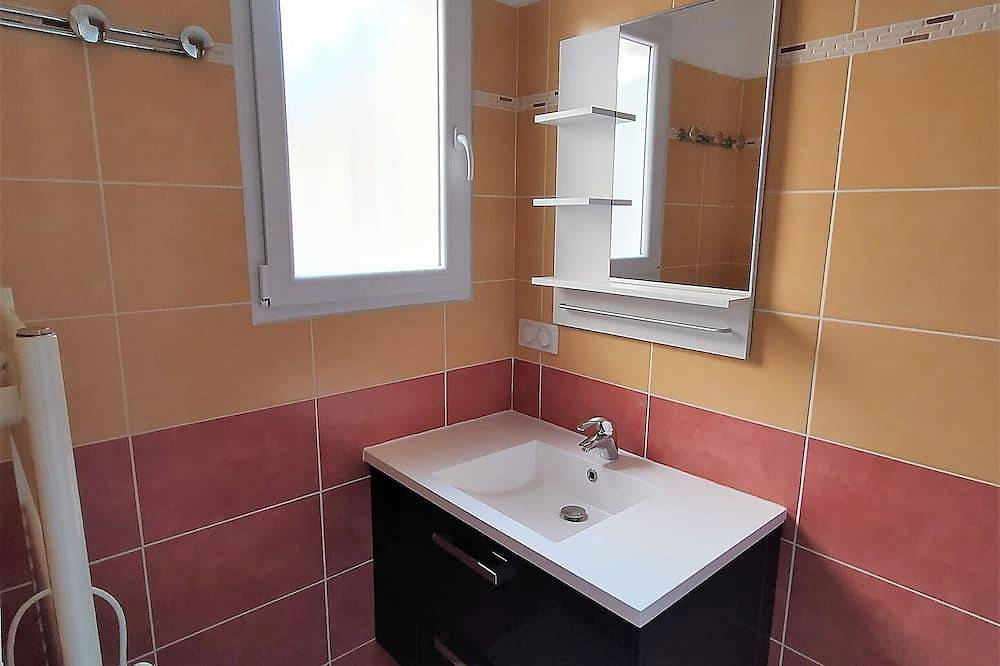 Ganze Wohnung, Appartement en Rez-de-jardin en Campagne Mais à 300m des Commerces in Vaison-la-Romaine, Parc naturel régional du Mont-Ventoux