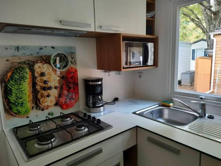 Location de vacances pour 4 personnes, avec terrasse et piscine à Génolhac - 3