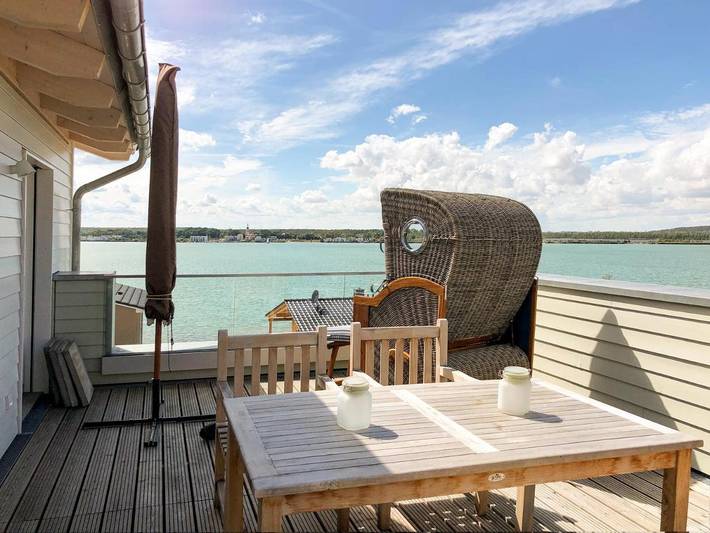 Ferienwohnung für 2 Personen, mit Terrasse und Garten sowie Seeblick und Ausblick in Neukieritzsch