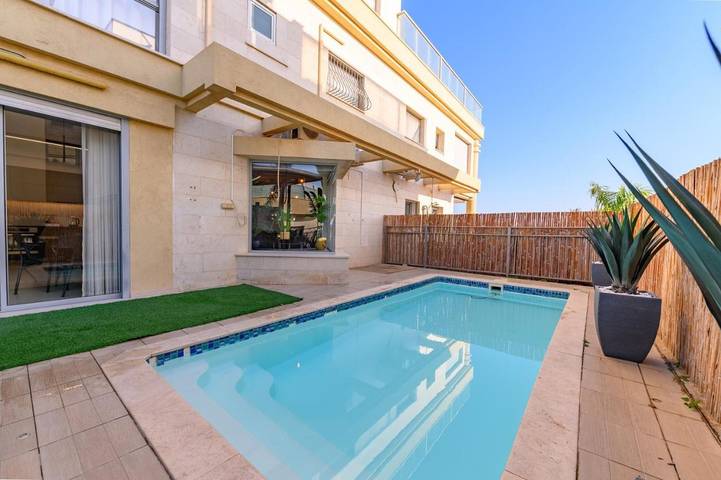 Apartamento de vacaciones para 12 personas, con vistas y piscina - 1
