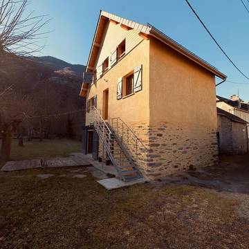 Maison de campagne pour 10 personnes, avec vue et terrasse, animaux acceptés à Fos