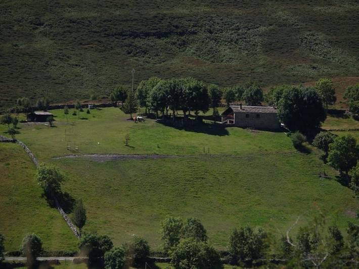Casa rural para 12 personas, con vistas y jardín, Familias con niños en Espinosa de los Monteros - 2