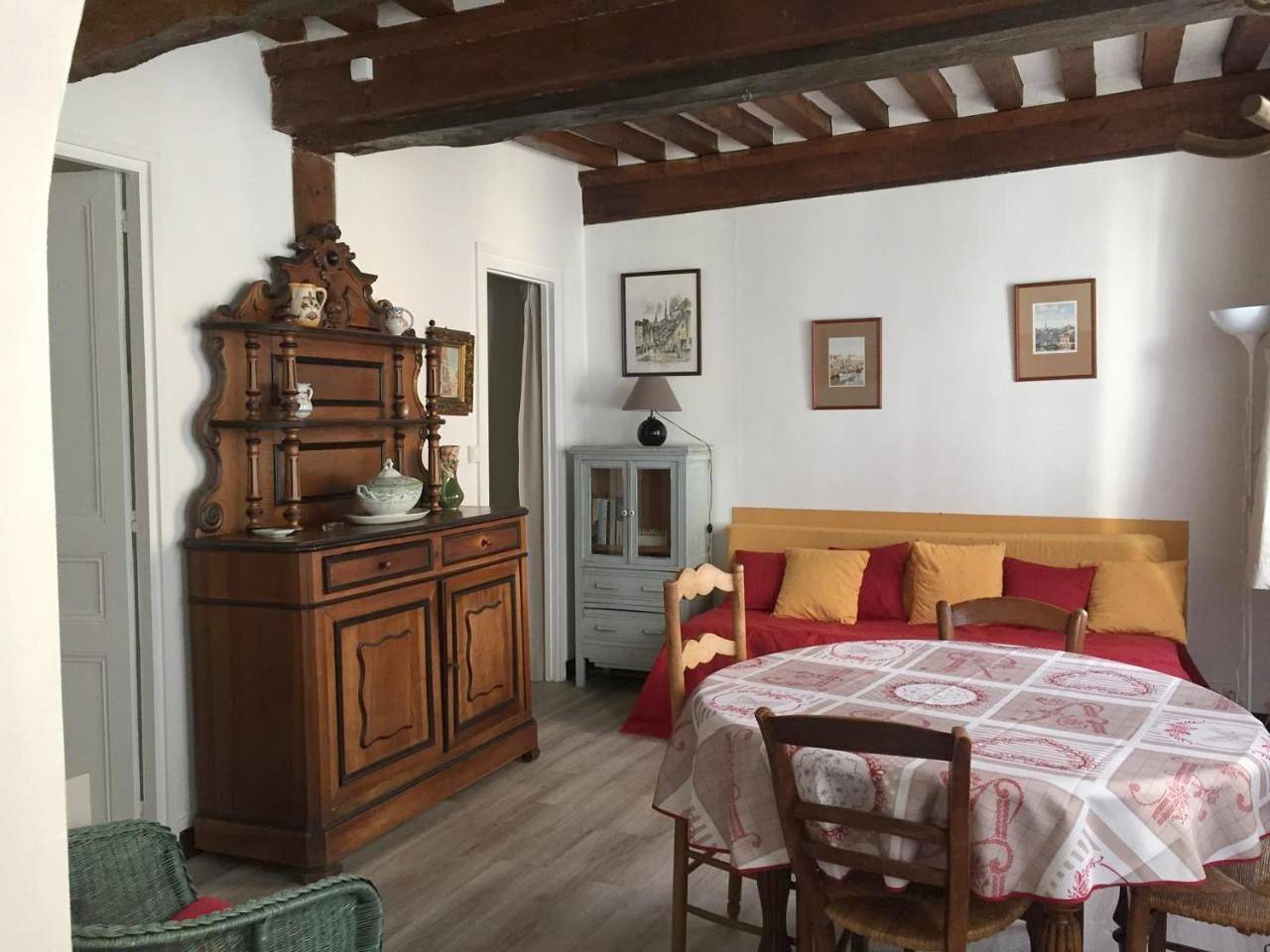 Appartement entier, Apartment in Honfleur, Région de Lisieux