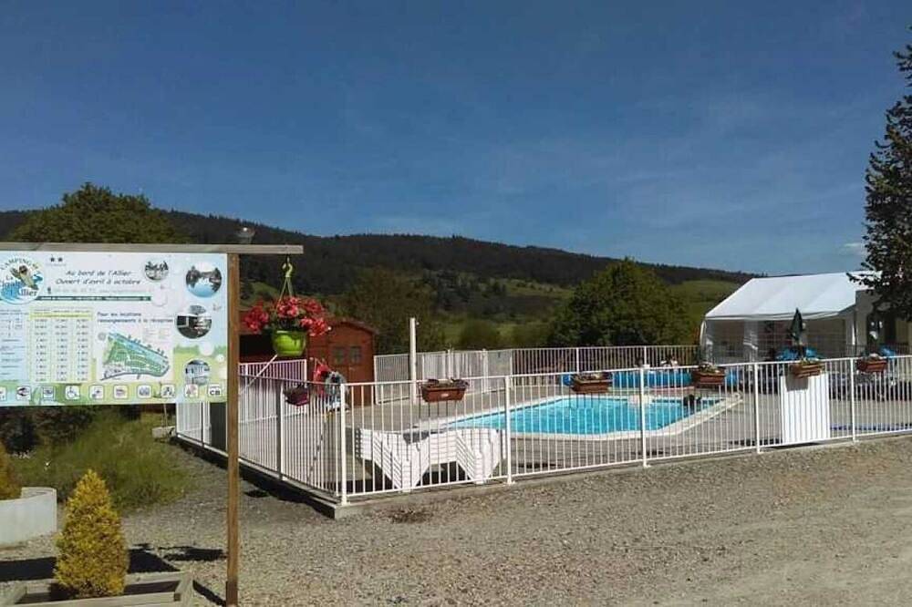 Camping 3 étoiles - Piscine  - ccbadee in Langogne, Massif Central