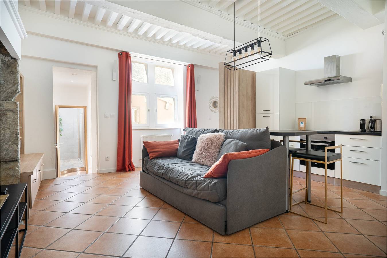 Geheel appartement, Gerenoveerd 1-slaapkamerappartement in Oud Lyon, wijk St-Georges in Fourvière, Lyon