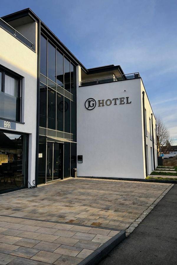 Hotel voor 2 personen, met terras en tuin in Memmingen