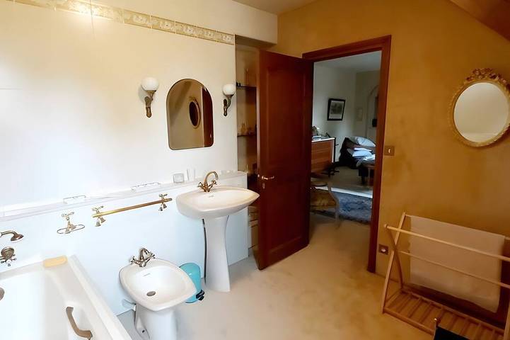 Location de vacances pour 4 personnes, avec piscine et jardin à Château-l'Évêque - 4